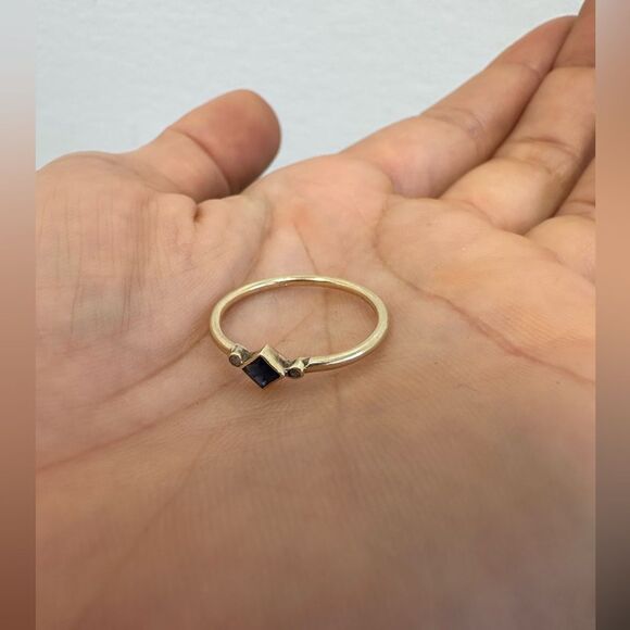 Vintage 8K Solid Gold Blue Saphire & Diamond Dainty Stacking Ring Size 6.75 - Picture 9 of 11